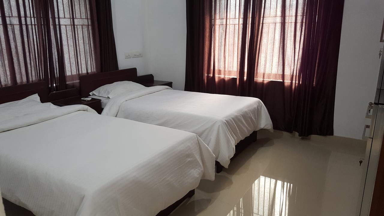 Hotel The Rubis Kottakkal Exterior foto