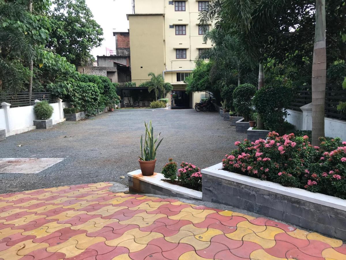 Hotel The Rubis Kottakkal Exterior foto