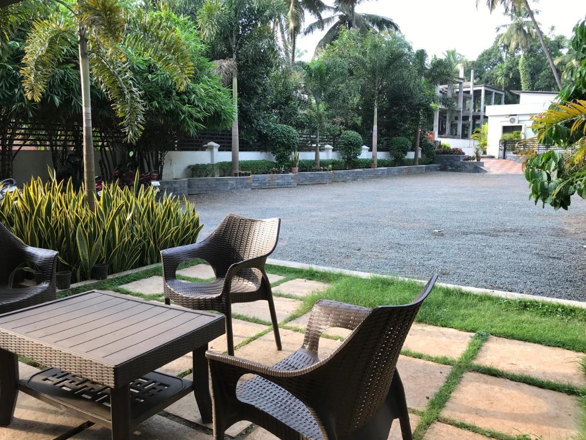 Hotel The Rubis Kottakkal Exterior foto